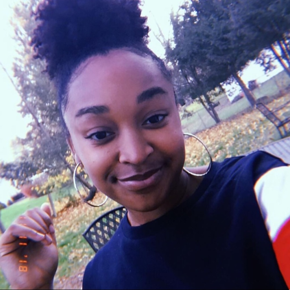 Meet your Posher, Briana